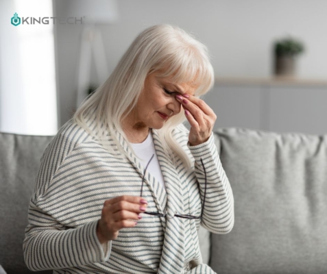 Tại sao người lớn tuổi thường bị khô mắt?