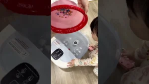  thói quen mỗi buổi tối của nhà mình là ngâm chân trước khi đi ngủ
