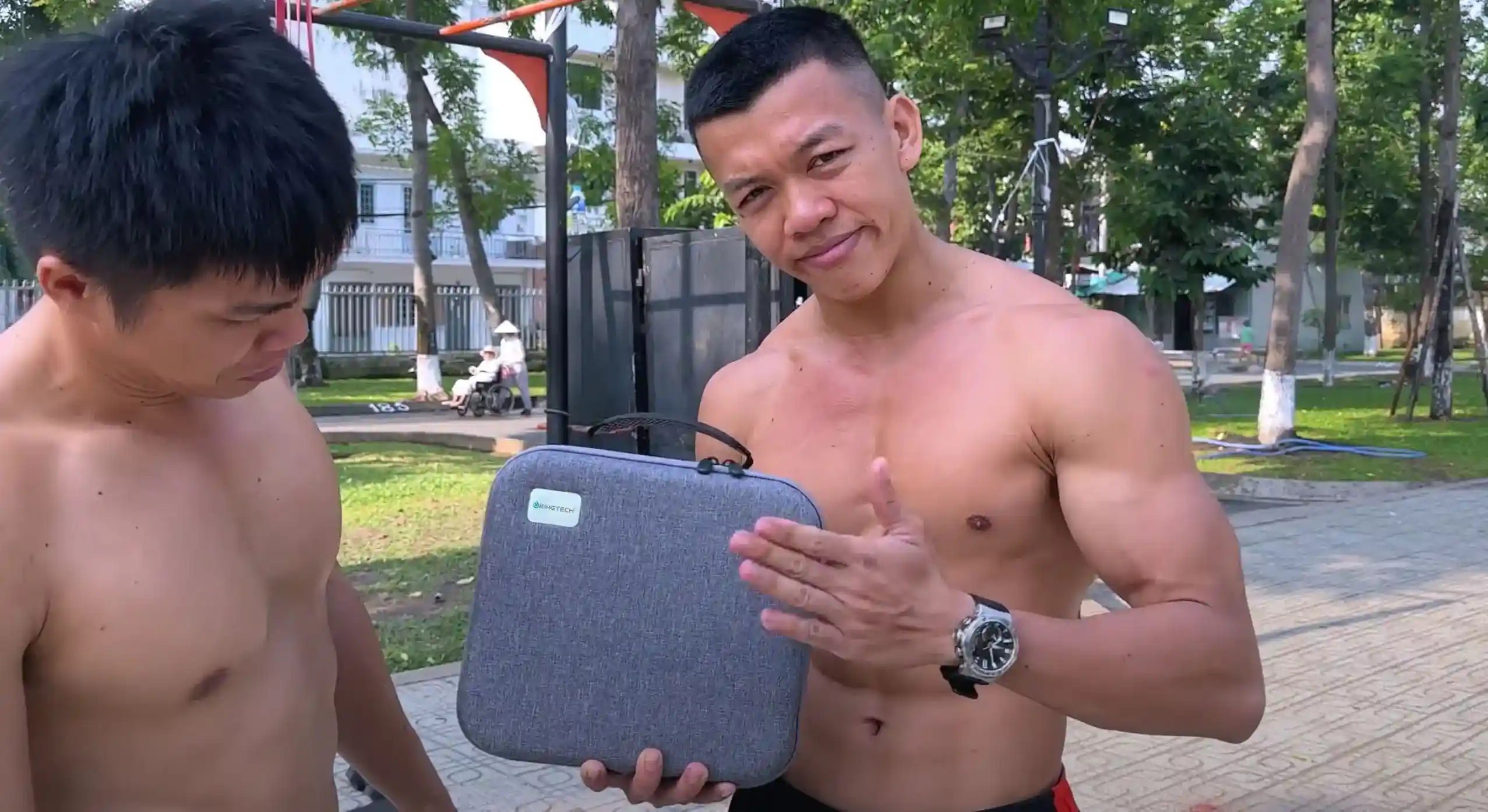 đánh giá súng massage cầm tay