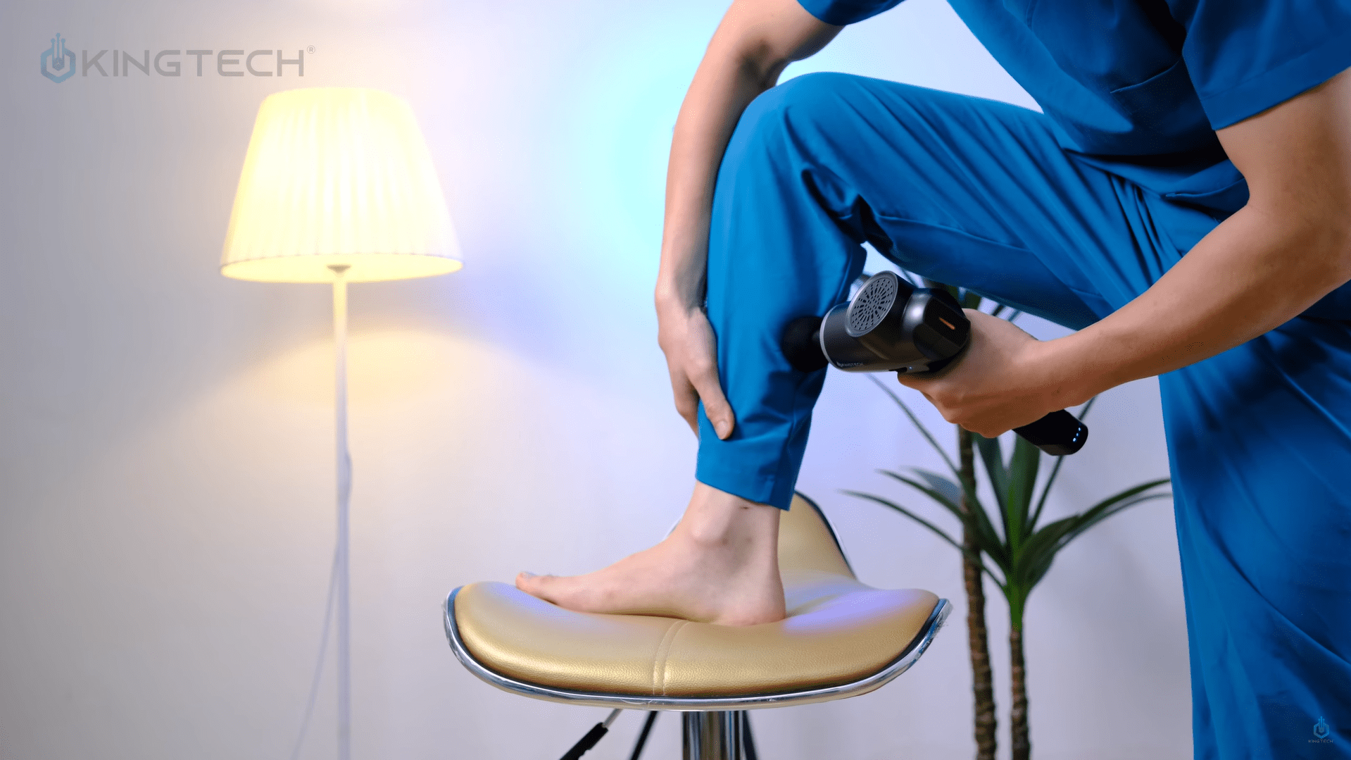 Cách Sử Dụng Súng Massage Cho Tình Trạng Đau Mỏi Bàn Chân