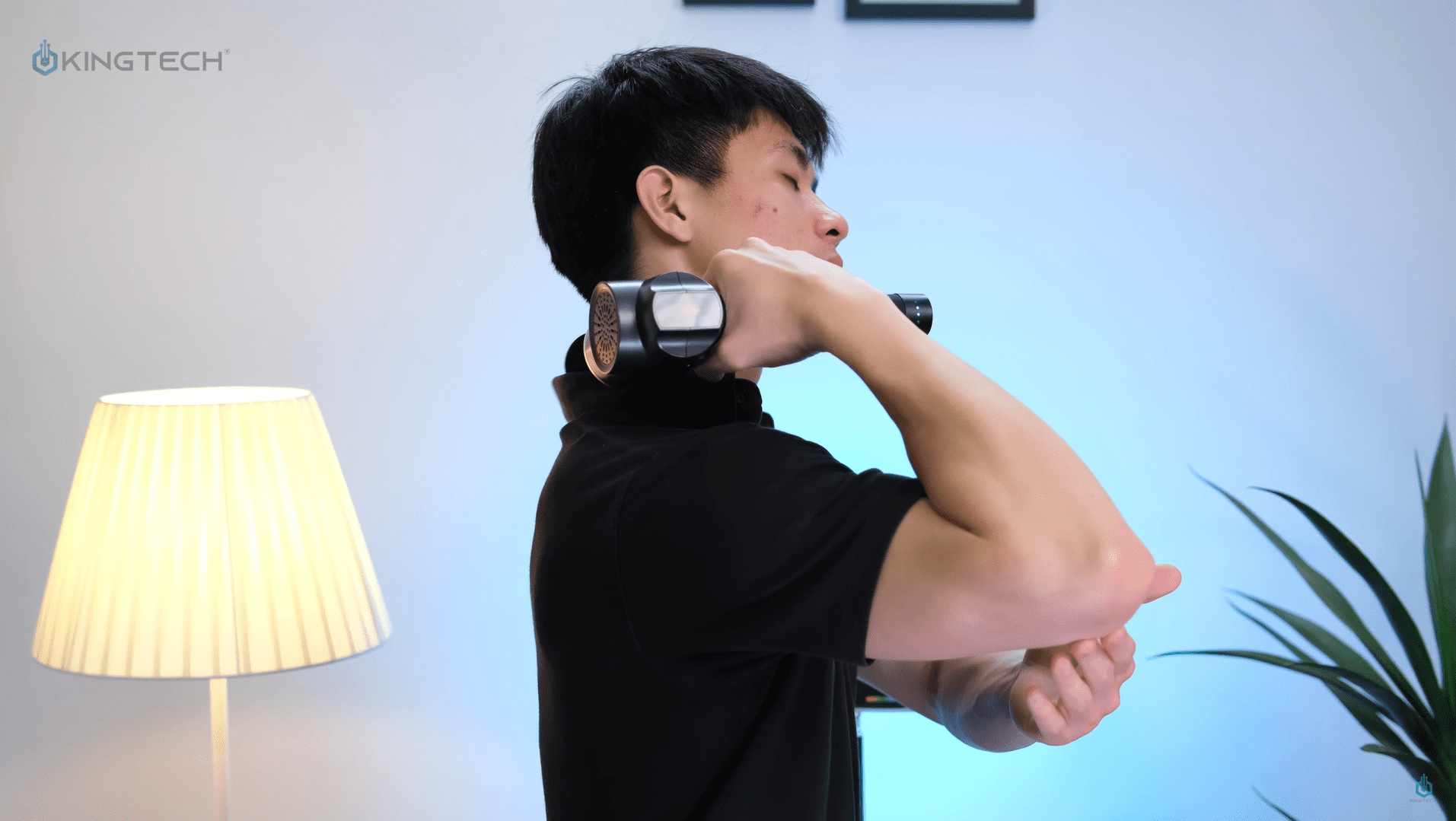 Hướng dẫn sử dụng súng massage vùng cổ gáy